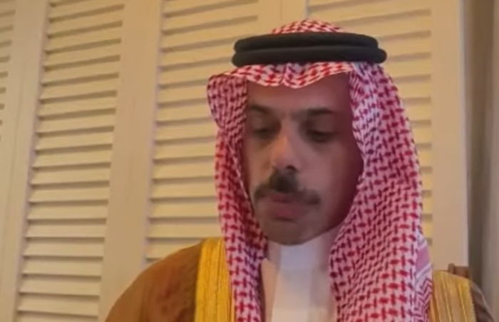 السعودية: يجب وقف الاعتداء على حرمة المصحف 